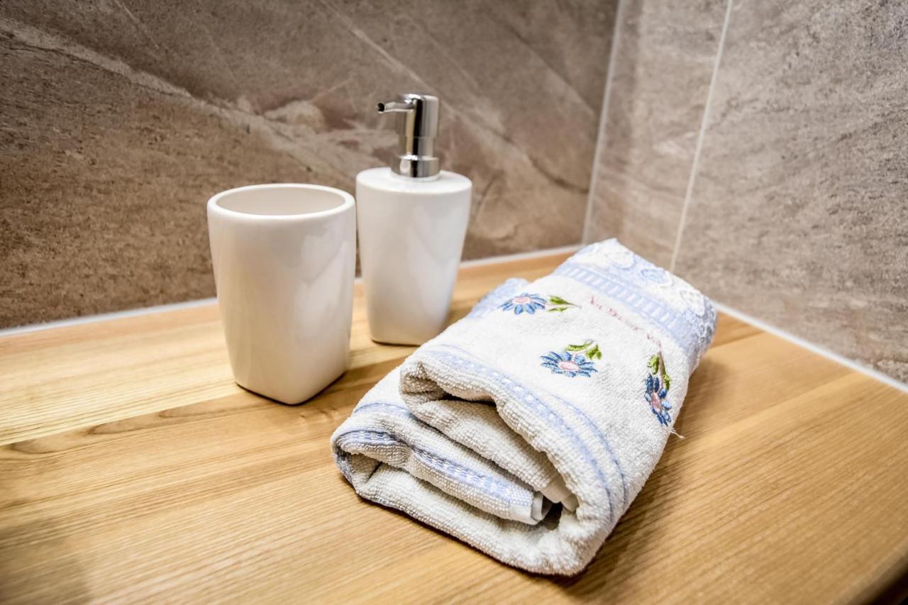 Gorski Zakatek Z Jacuzzi Chalet